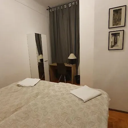 Apartment Modern Parkside Garden View Budapest