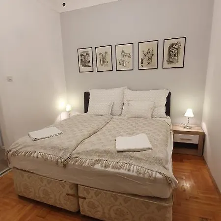 Modern Parkside Garden View Apartman Budapest